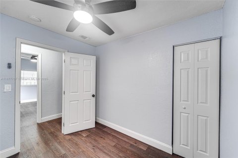 Casa en alquiler en Fort Lauderdale, Florida, 4 dormitorios, 139.17 m2 № 1921499 - foto 15