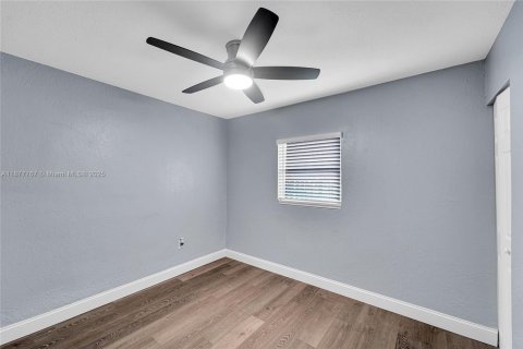 Casa en alquiler en Fort Lauderdale, Florida, 4 dormitorios, 139.17 m2 № 1921499 - foto 9