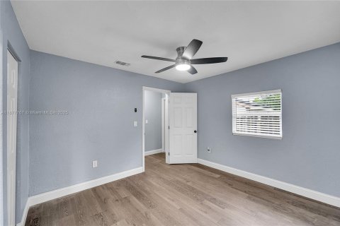 Casa en alquiler en Fort Lauderdale, Florida, 4 dormitorios, 139.17 m2 № 1921499 - foto 18