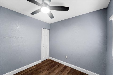 Casa en alquiler en Fort Lauderdale, Florida, 4 dormitorios, 139.17 m2 № 1921499 - foto 13