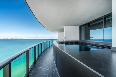 Купить кондоминиум в Санни-Айлс-Бич, Флорида 4 спальни, 330.27м2, № 1972576 - фото 17