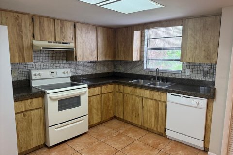 Villa ou maison à louer à Orlando, Floride: 3 chambres, 145.86 m2 № 2408353 - photo 4