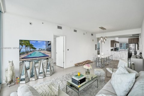 Condo in Miami, Florida, 2 bedrooms  № 2026109 - photo 11
