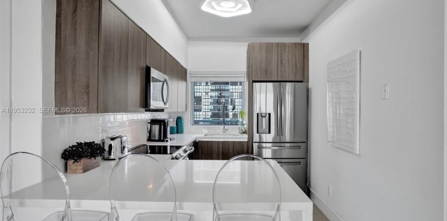 Condo in Miami, Florida, 2 bedrooms  № 2026109