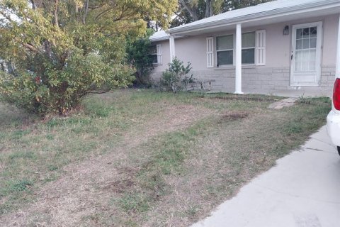 House in Holiday, Florida 4 bedrooms, 93.27 sq.m. № 2230310