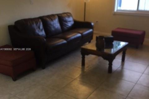 Condo in Miami, Florida, 1 bedroom  № 2052940 - photo 4