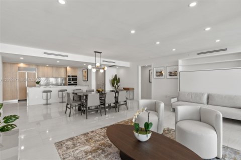 Copropriété à louer à Miami Beach, Floride: 3 chambres, 161.65 m2 № 2170656 - photo 14