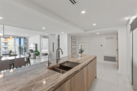 Copropriété à louer à Miami Beach, Floride: 3 chambres, 161.65 m2 № 2170656 - photo 11