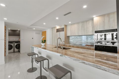 Copropriété à louer à Miami Beach, Floride: 3 chambres, 161.65 m2 № 2170656 - photo 7