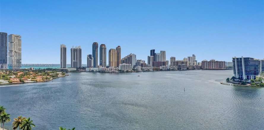 Condominio en Aventura, Florida, 2 dormitorios  № 1730840