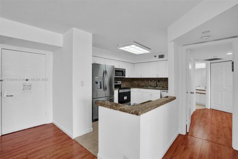 Condominio en alquiler en Aventura, Florida, 2 dormitorios, 109.72 m2 № 1730840 - foto 19