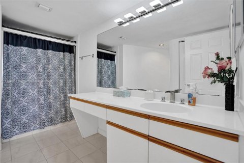 Condominio en alquiler en Aventura, Florida, 2 dormitorios, 109.72 m2 № 1730840 - foto 23