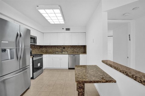 Condominio en alquiler en Aventura, Florida, 2 dormitorios, 109.72 m2 № 1730840 - foto 4