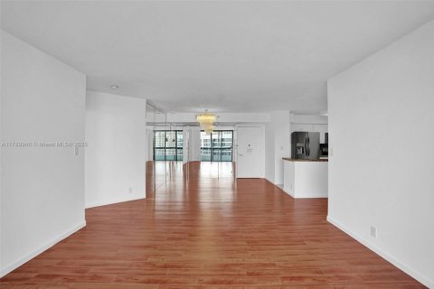 Condominio en alquiler en Aventura, Florida, 2 dormitorios, 109.72 m2 № 1730840 - foto 16