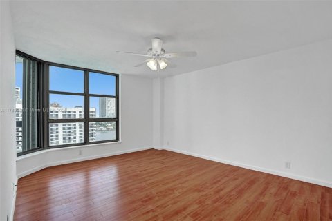 Condominio en alquiler en Aventura, Florida, 2 dormitorios, 109.72 m2 № 1730840 - foto 27