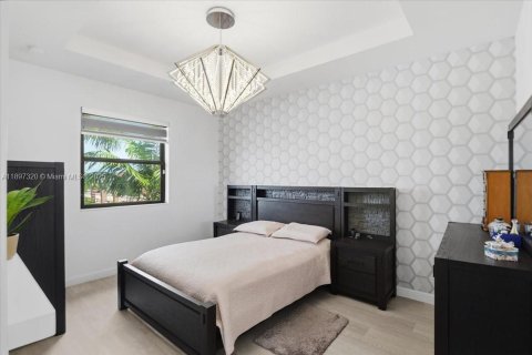 Adosado en venta en Hialeah, Florida, 5 dormitorios, 178.47 m2 № 1951420 - foto 20