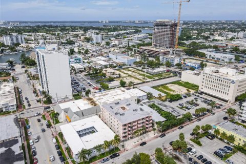 Condominio en alquiler en Miami Beach, Florida, 2 dormitorios, 65.22 m2 № 1788853 - foto 11