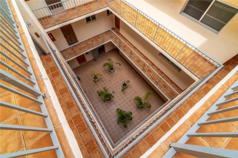 Condominio en alquiler en Miami Beach, Florida, 2 dormitorios, 65.22 m2 № 1788853 - foto 20