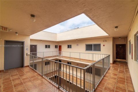 Condominio en alquiler en Miami Beach, Florida, 2 dormitorios, 65.22 m2 № 1788853 - foto 17