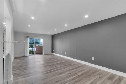 Condominio en alquiler en Miami Beach, Florida, 2 dormitorios, 65.22 m2 № 1788853 - foto 26