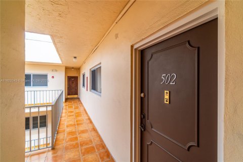 Condominio en alquiler en Miami Beach, Florida, 2 dormitorios, 65.22 m2 № 1788853 - foto 16