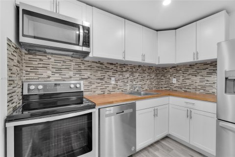 Condominio en alquiler en Miami Beach, Florida, 2 dormitorios, 65.22 m2 № 1788853 - foto 24