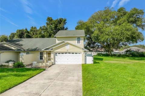Villa ou maison à vendre à Groveland, Floride: 3 chambres, 153.38 m2 № 2416778 - photo 2