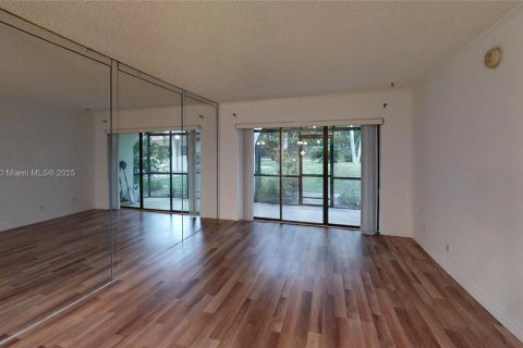 Condo in Plantation, Florida, 2 bedrooms  № 2037985