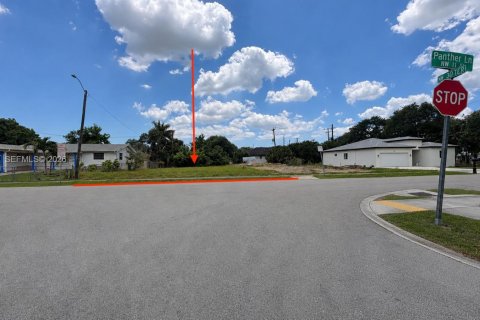 Terreno en venta en Fort Lauderdale, Florida № 2077769 - foto 2