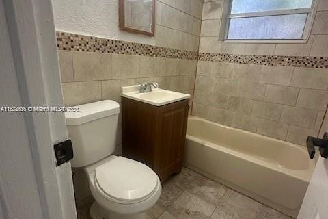 House in North Miami Beach, Florida 2 bedrooms № 1928572 - photo 13