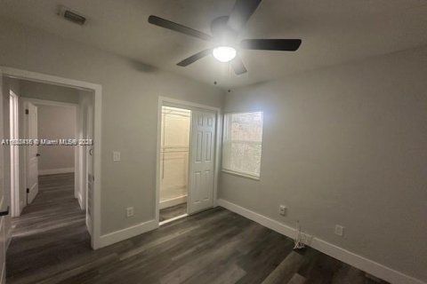House in North Miami Beach, Florida 2 bedrooms № 1928572 - photo 7