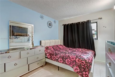 Condominio en alquiler en Miami, Florida, 2 dormitorios, 72.84 m2 № 2008005 - foto 8