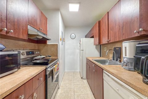 Condominio en alquiler en Miami, Florida, 2 dormitorios, 72.84 m2 № 2008005 - foto 5