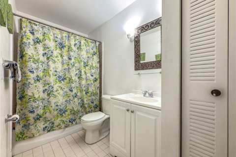 Condominio en alquiler en Miami, Florida, 2 dormitorios, 72.84 m2 № 2008005 - foto 10