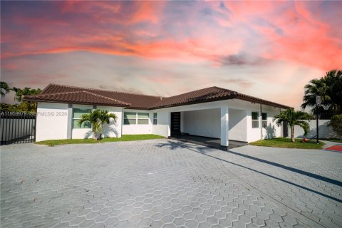 Купить виллу или дом в Майами, Флорида 5 спален, 307.32м2, № 2020268 - фото 2