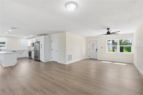 Casa en venta en Hudson, Florida, 2 dormitorios, 141.03 m2 № 2424013 - foto 9