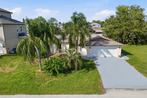 Casa en Hudson, Florida 2 dormitorios, 141.03 m2 № 2424013