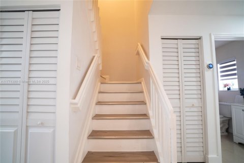 Touwnhouse à vendre à Miami, Floride: 3 chambres, 117.99 m2 № 1865163 - photo 10