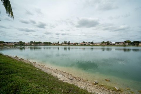 Touwnhouse à vendre à Miami, Floride: 3 chambres, 117.99 m2 № 1865163 - photo 21