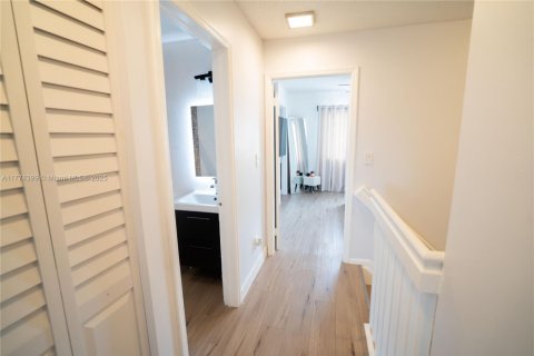 Touwnhouse à vendre à Miami, Floride: 3 chambres, 117.99 m2 № 1865163 - photo 14