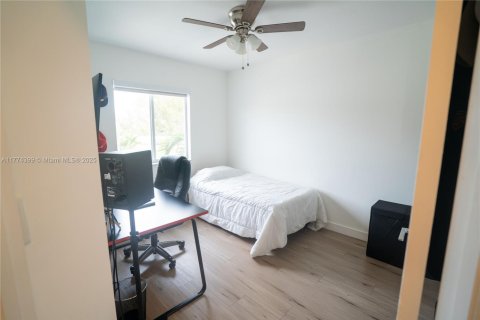 Touwnhouse à vendre à Miami, Floride: 3 chambres, 117.99 m2 № 1865163 - photo 16
