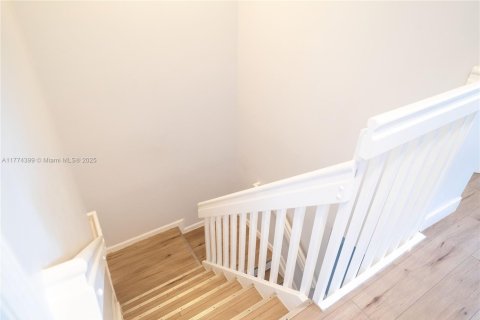 Touwnhouse à vendre à Miami, Floride: 3 chambres, 117.99 m2 № 1865163 - photo 11