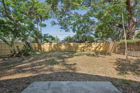 House in Tampa, Florida 3 bedrooms, 86.96 sq.m. № 2217234 - photo 21