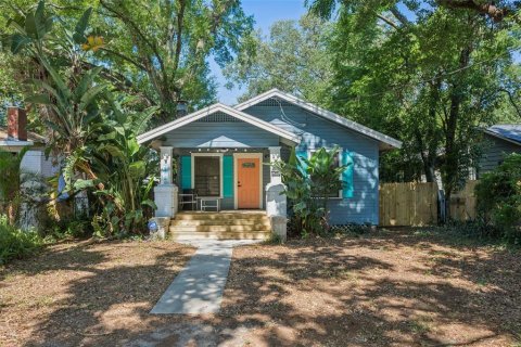 House in Tampa, Florida 3 bedrooms, 86.96 sq.m. № 2217234 - photo 2