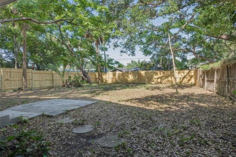 House in Tampa, Florida 3 bedrooms, 86.96 sq.m. № 2217234 - photo 22
