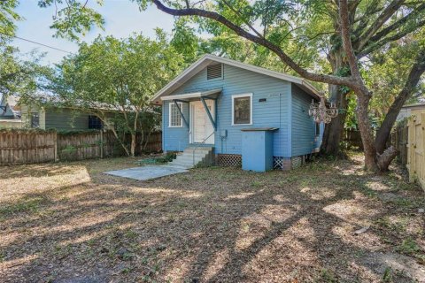 House in Tampa, Florida 3 bedrooms, 86.96 sq.m. № 2217234 - photo 23