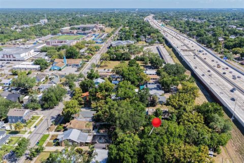 House in Tampa, Florida 3 bedrooms, 86.96 sq.m. № 2217234 - photo 30