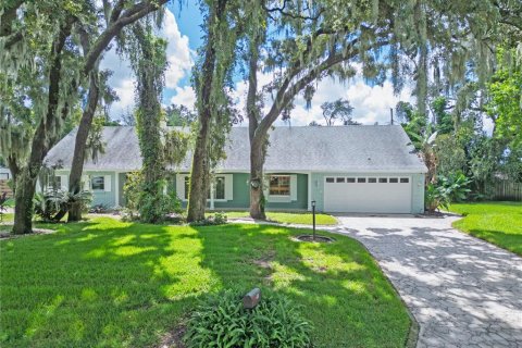 Casa en Brandon, Florida 4 dormitorios, 202.25 m2 № 2384131