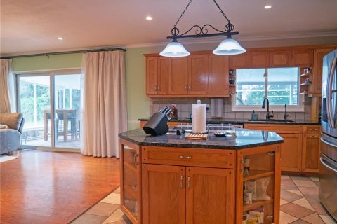 Casa en venta en Brandon, Florida, 4 dormitorios, 202.25 m2 № 2384131 - foto 10