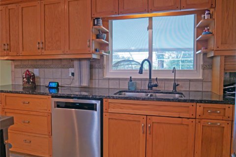 Casa en venta en Brandon, Florida, 4 dormitorios, 202.25 m2 № 2384131 - foto 13